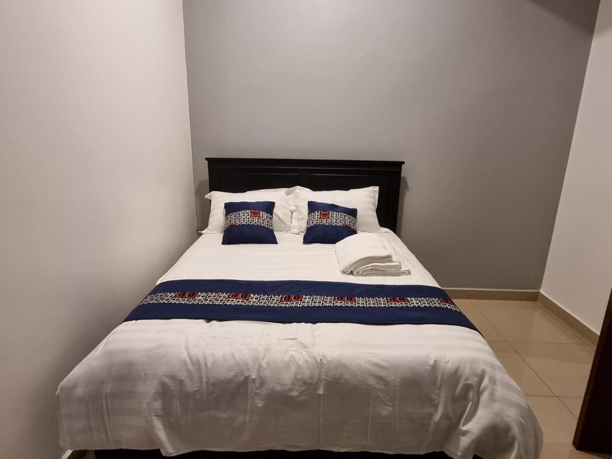 Eika Suites At Acacia Kampala Eksteriør billede