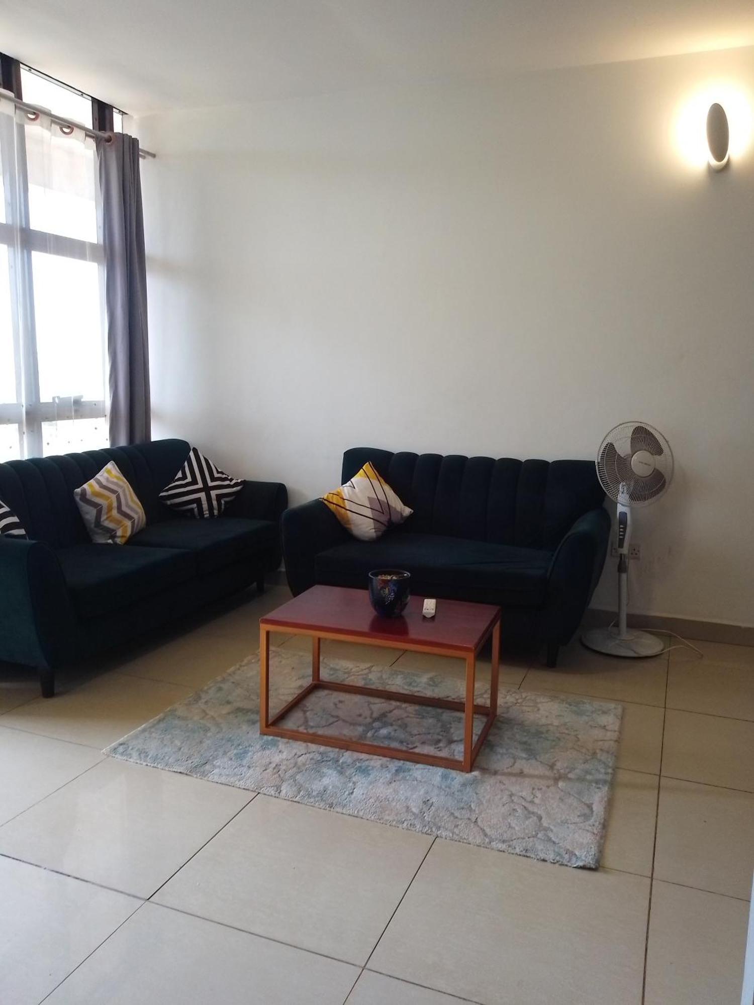 Eika Suites At Acacia Kampala Eksteriør billede