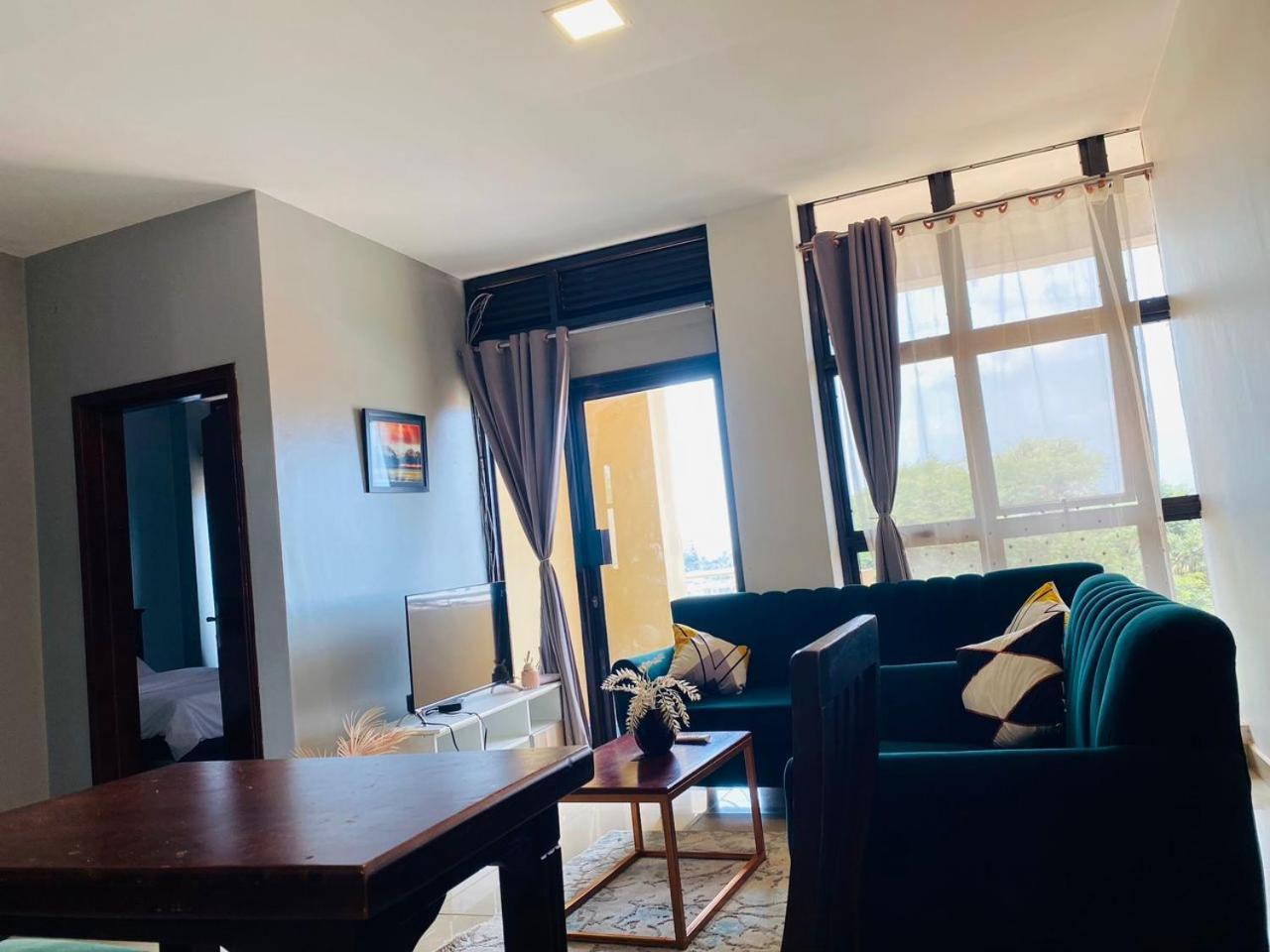 Eika Suites At Acacia Kampala Eksteriør billede